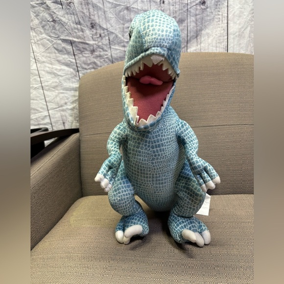 Jurassic World Fallen Kingdom T-Rex Cuddle Pillow Plush Dinosaur Big Time Blue - Picture 5 of 5